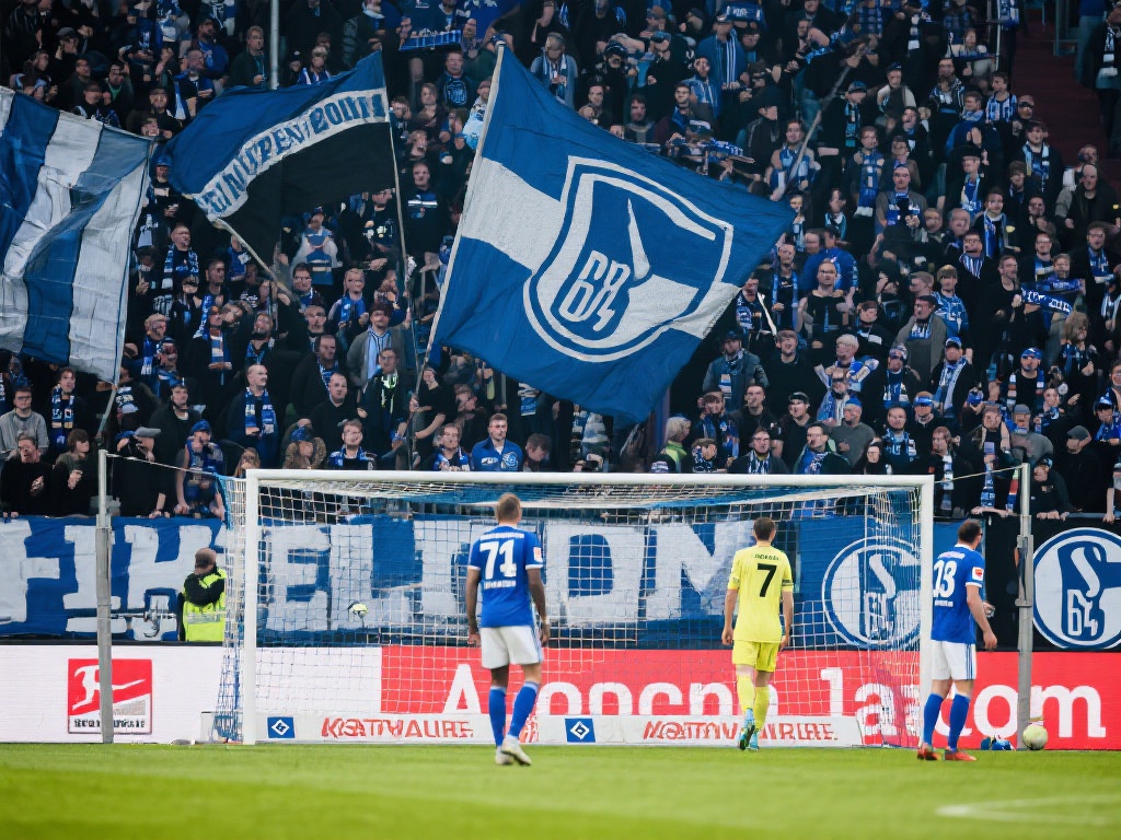 “北大王”汉堡历经7年磨砺，终获升级重返德甲，宽恕与荣耀并存！